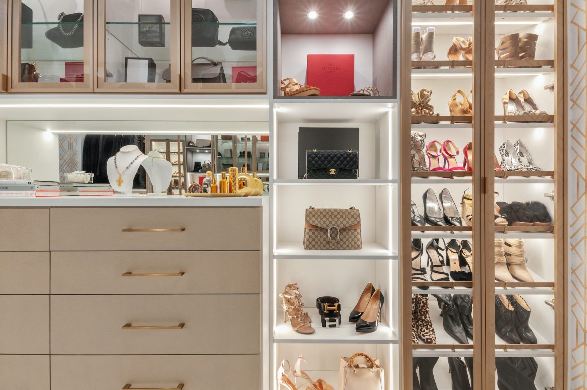 Ultieme gids voor het creëren van een luxe walk-in closet Ultieme gids voor het creëren van een luxe walk-in closet